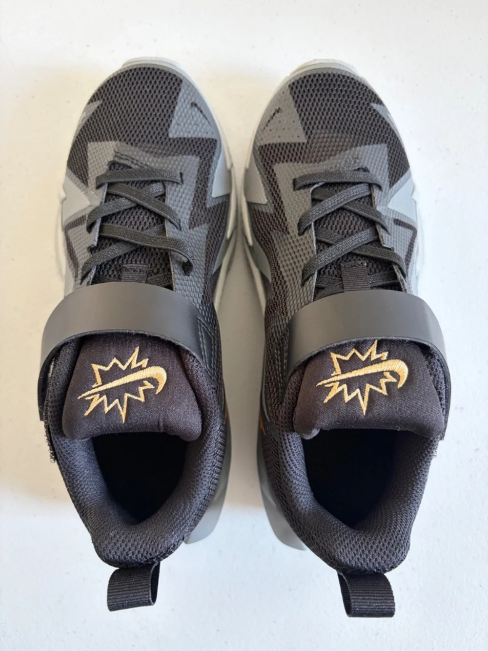 Nike S.T. Dynamite Kids Basketball Shoes Black Grey Gold Size 3Y